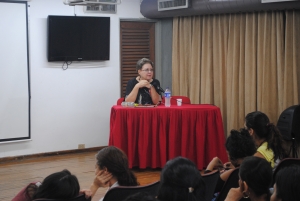 Conferencia &ldquo;Pu&ntilde;o, palabra e imagen - Violencia simb&oacute;lica y f&iacute;sica contra las mujeres en Colombia&rdquo;